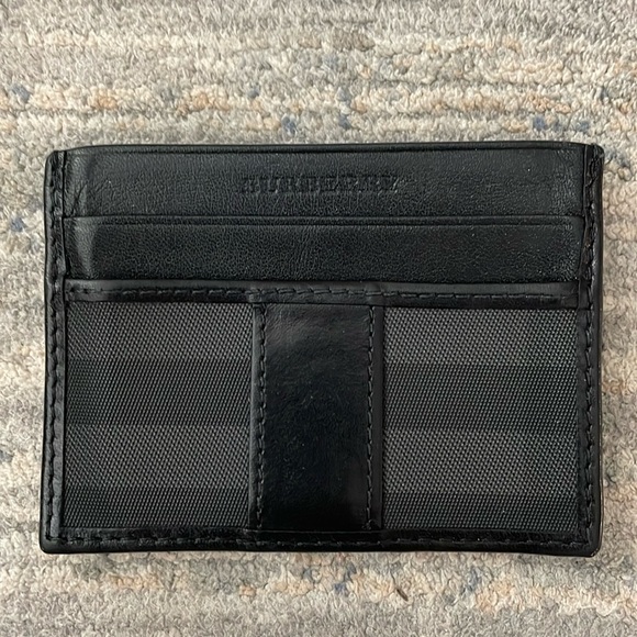 Burberry Handbags - Burberry card holder